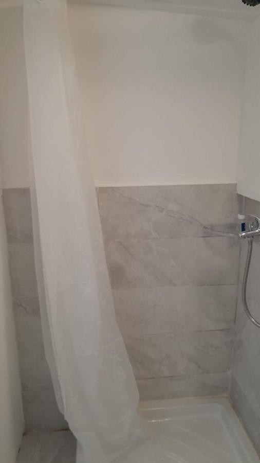 Kazhotel - Au Centre Ville De Saint-Denis Ngoại thất bức ảnh