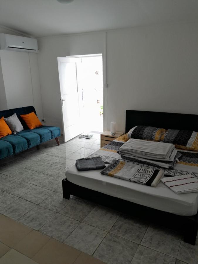 Kazhotel - Au Centre Ville De Saint-Denis Ngoại thất bức ảnh