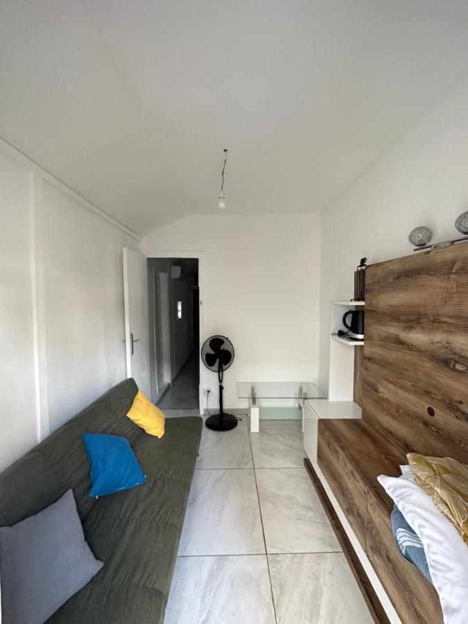 Kazhotel - Au Centre Ville De Saint-Denis Ngoại thất bức ảnh